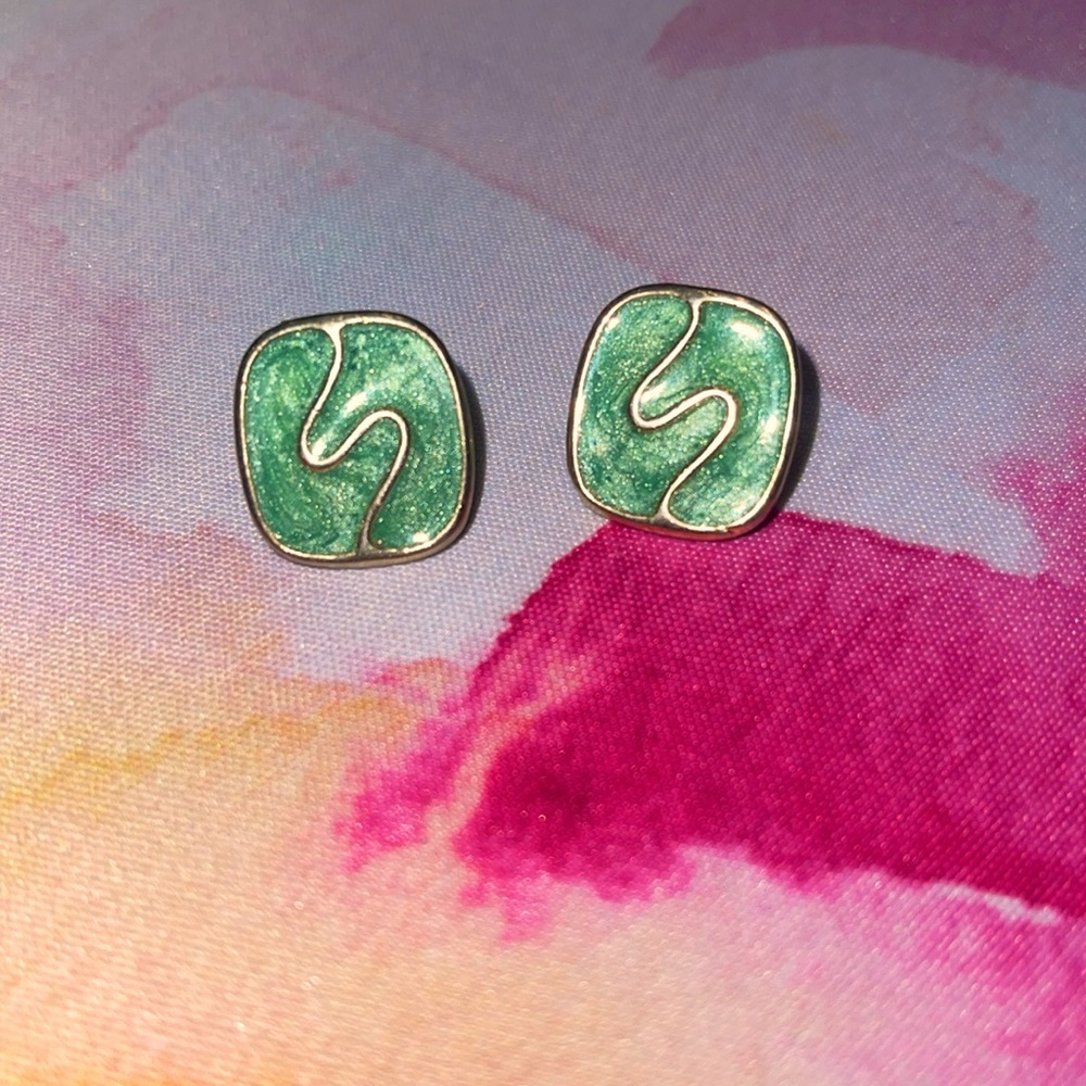Green and Gold earrings 🌺